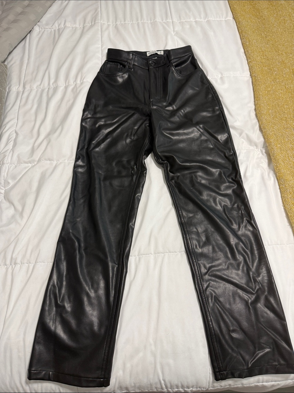 Abercrombie & Fitch women's  90's Straight Ultra Hi Rise Black Faux Leather